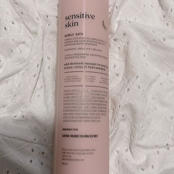 NEW- Bath & Body Works- Colloidal Oatmeal Bubble Bath - Picture 3 of 4